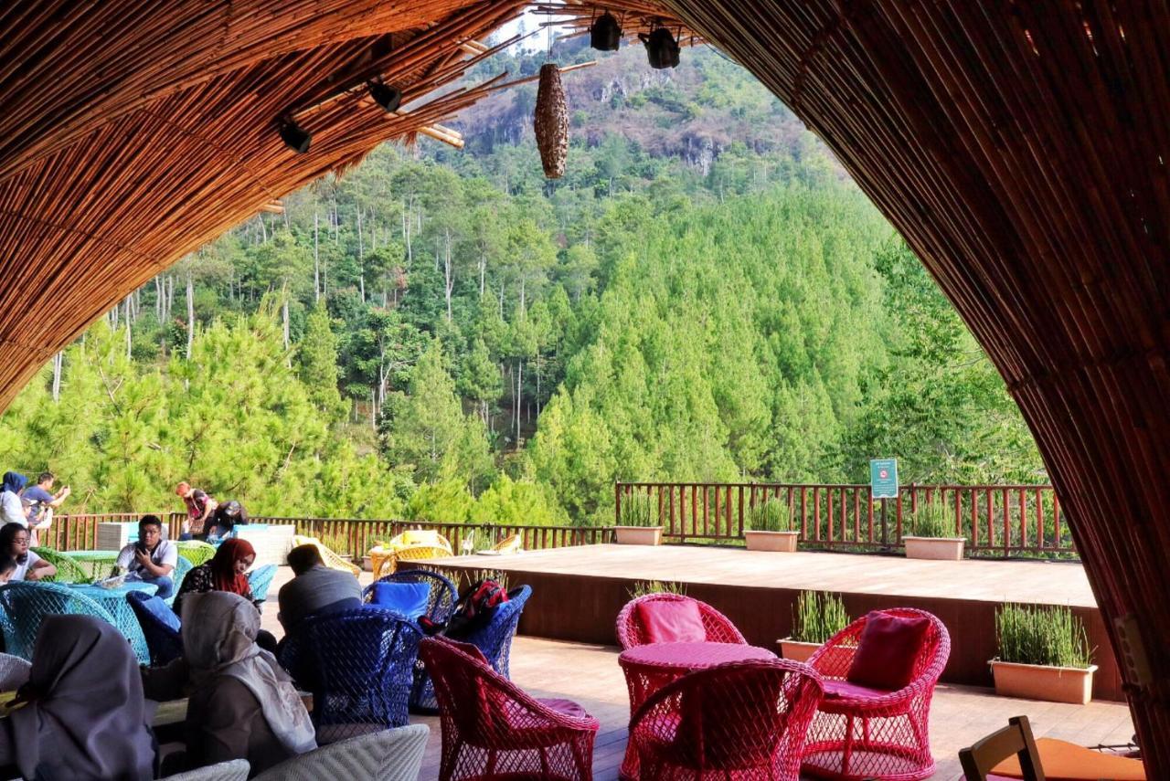 The Lodge Maribaya Cikareumbi Exteriör bild