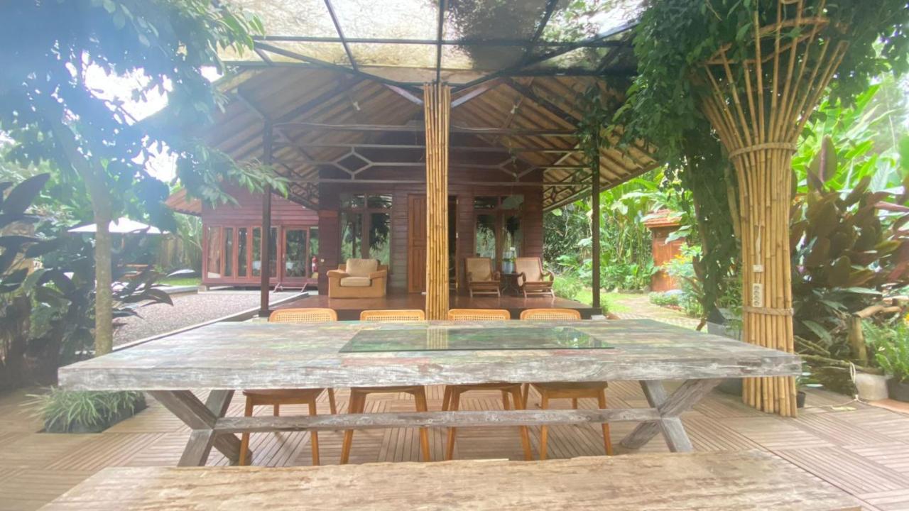 The Lodge Maribaya Cikareumbi Exteriör bild