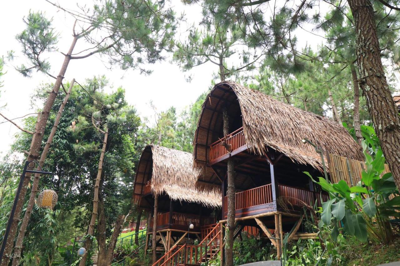 The Lodge Maribaya Cikareumbi Exteriör bild