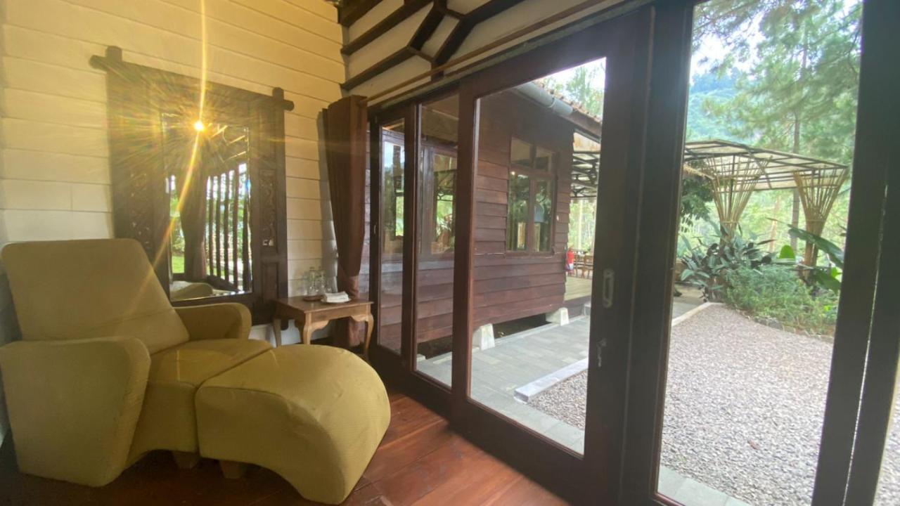 The Lodge Maribaya Cikareumbi Exteriör bild