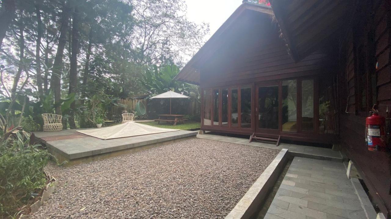The Lodge Maribaya Cikareumbi Exteriör bild