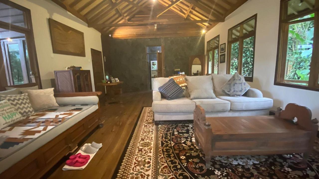 The Lodge Maribaya Cikareumbi Exteriör bild