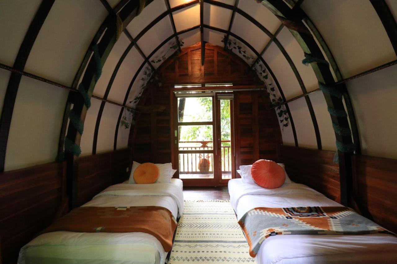 The Lodge Maribaya Cikareumbi Exteriör bild