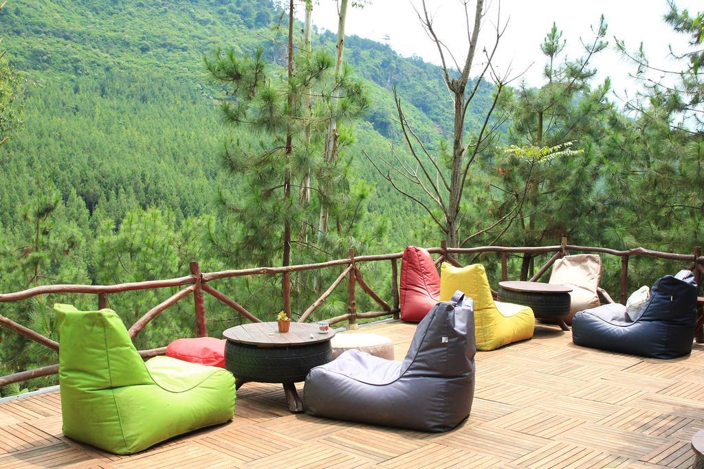 The Lodge Maribaya Cikareumbi Exteriör bild